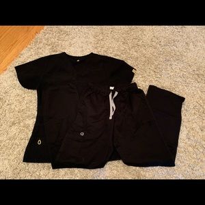WonderWink Black Women’s XXS Scrub Top and Pants